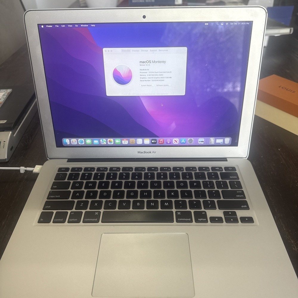 on ebayMacBook Air – Early 2014 13-inch (1.4 GHz Intel Core i5, 4 GB RAM)